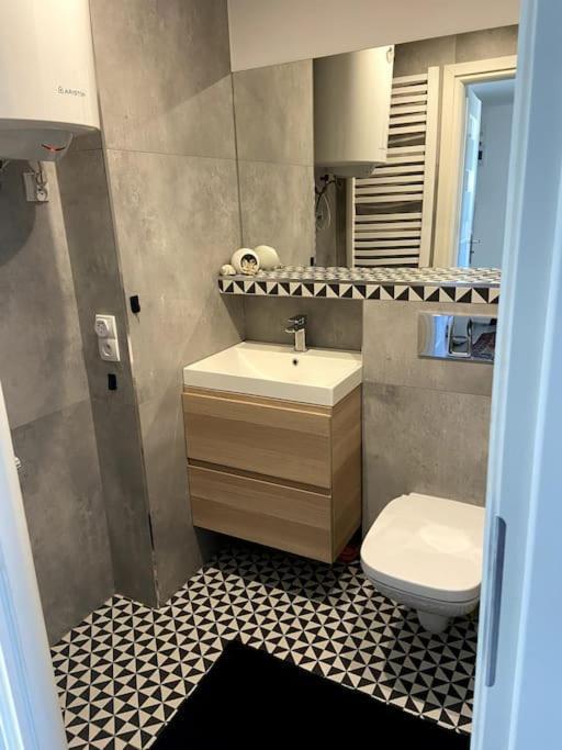 San Riverbank Apartment بشيميش المظهر الخارجي الصورة