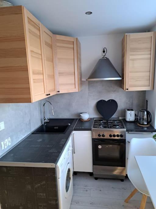 San Riverbank Apartment بشيميش المظهر الخارجي الصورة